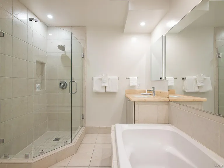 2452 Azure Coast Dr — Photo 26