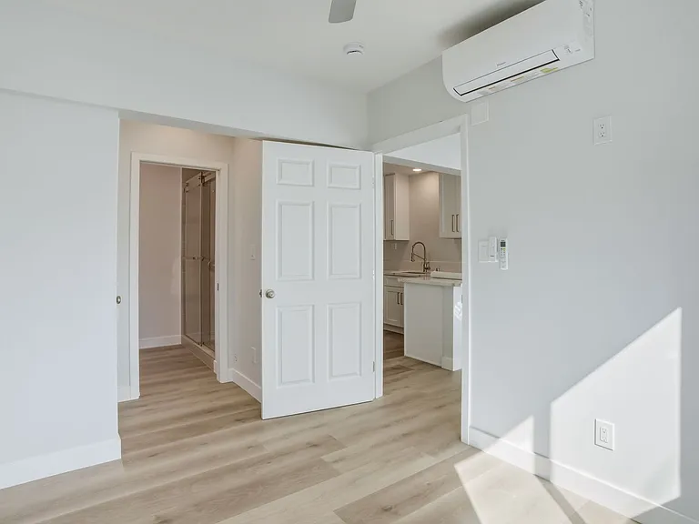 501 N. Ditmar — Photo 14