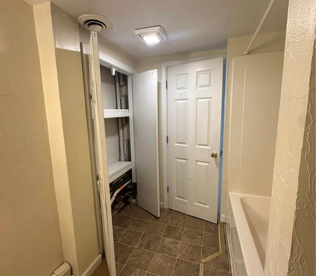 2 bed, 875 sqft, $2,350 — Photo 3