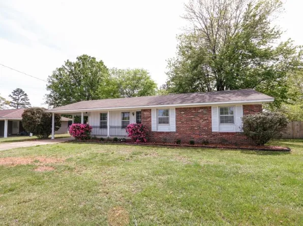 1303 Bienville St, Tupelo, MS 38801