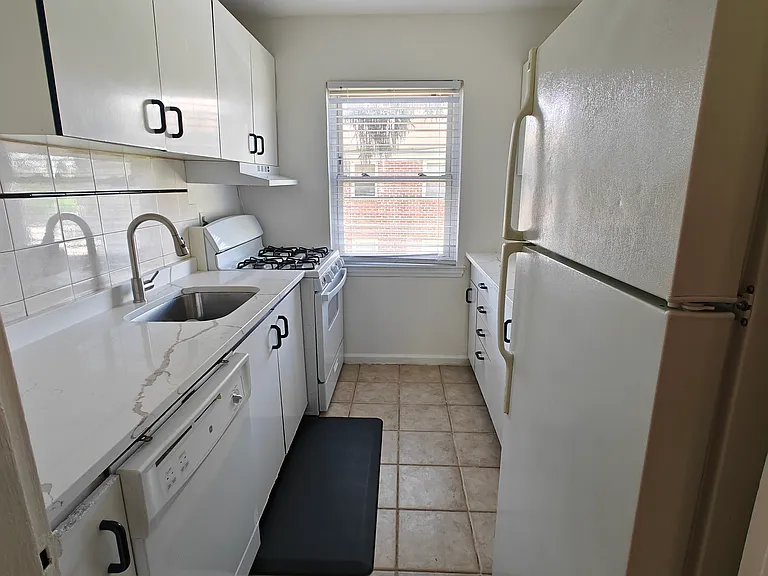 180 Hillside Ave #K1 — Photo 7