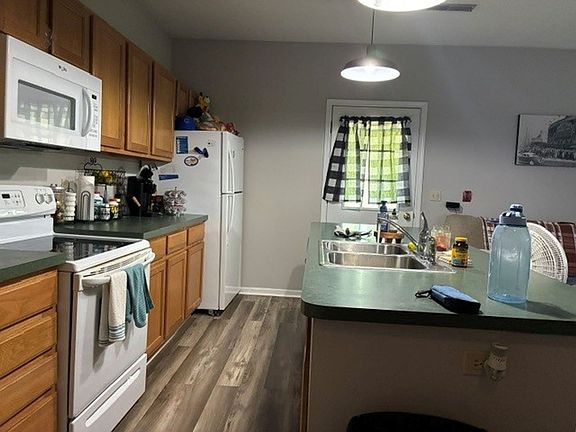 2nd image of 104 E Walworth Ave #301