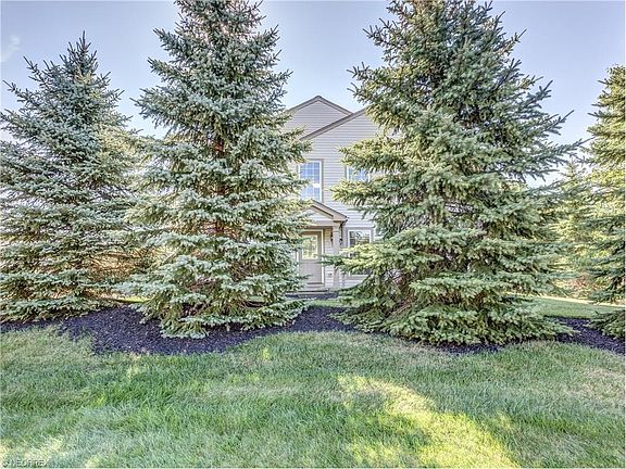 2nd image of 1254 S Yorkshire Dr