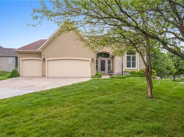 14402 Meadow Ct, Leawood, KS 66224