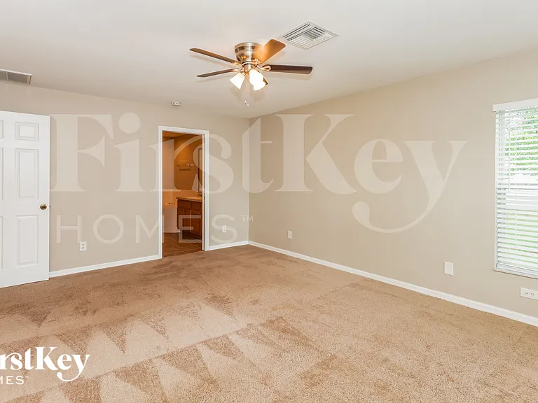 4105 NE 10th Ave — Photo 6