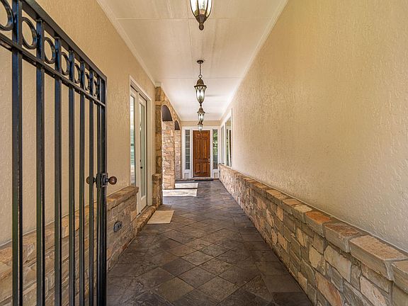 5th image of 15321 Interlachen Dr