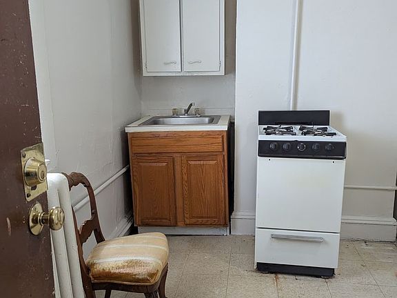 5th image of 157 Coleman St #12