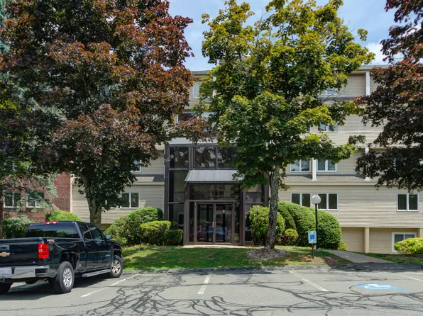 4 Duck Pond Rd APT 221, Beverly, MA 01915