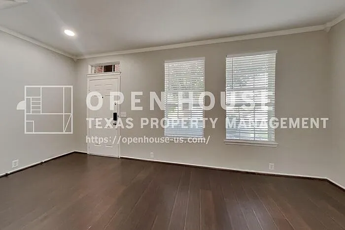 4 bed, 2.5 bath, 2456 sqft, $2,250 — Photo 4