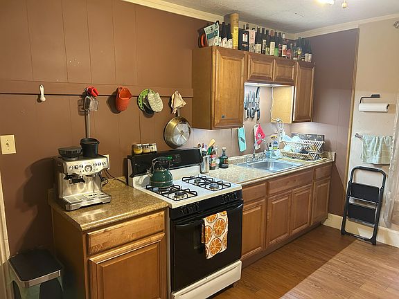 4th image of 1680 Blue Rock St #1