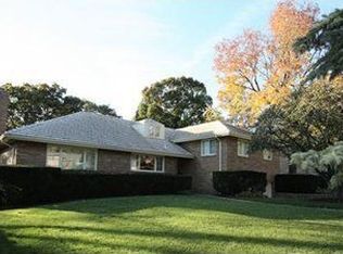 1196 Lakemont Dr, Pittsburgh, PA 15243