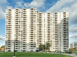 320 Dixon Rd #1806, Toronto, ON M9R 1S8