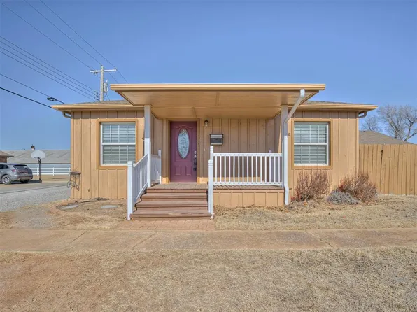 113 E Kansas St, Hennessey, OK 73742