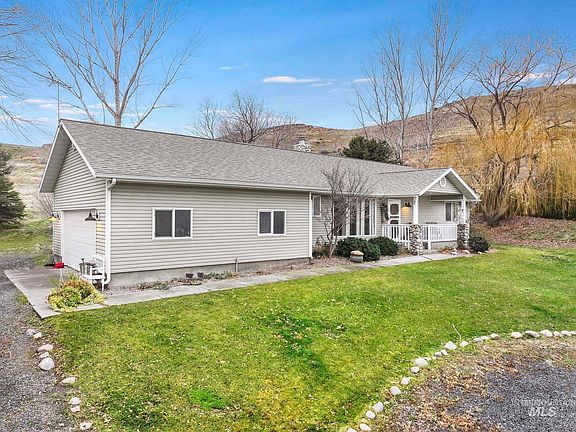 2nd image of 4503 Hidden Canyon Ln