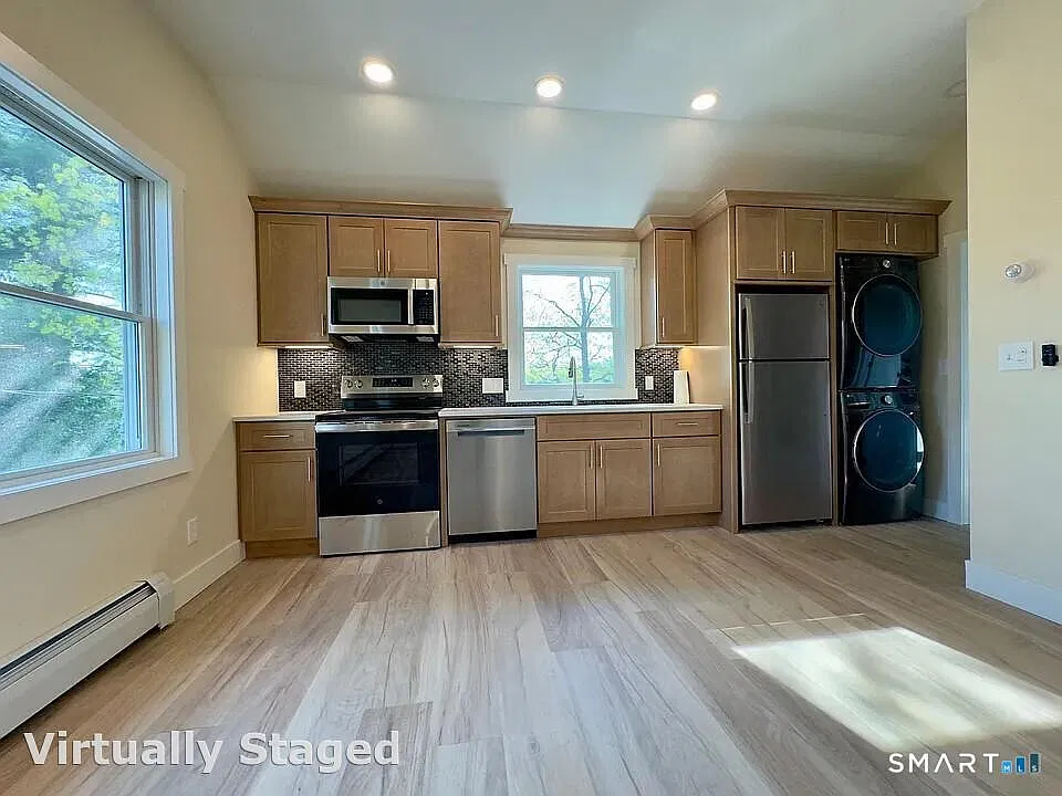 1 bed, 1.0 bath, 500 sqft, $2,400 — Photo 2