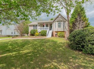 1025 Winterside Ln, Winston Salem, NC 27107