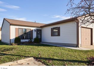 132 Royal Crest Dr UNIT A, Seville, OH 44273