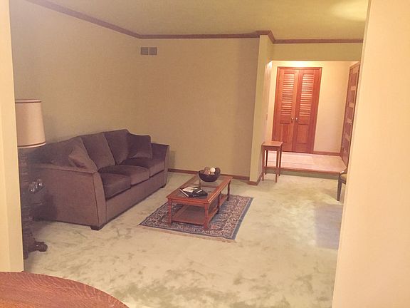 5th image of 702 W Scottwood Dr