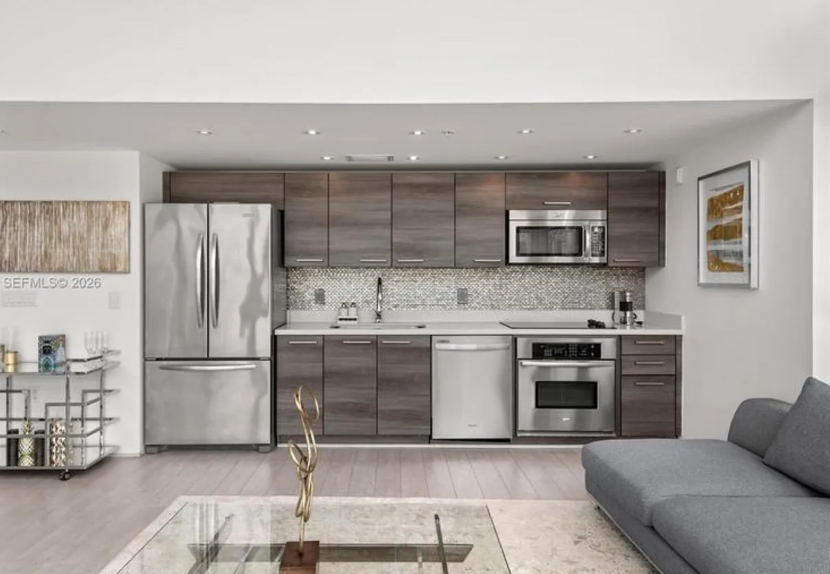 2 bed, 1096 sqft, $6,500 — Photo 4