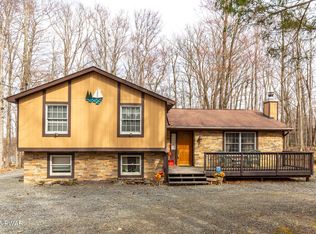 1141 Lakeland Dr, Lake Ariel, PA 18436