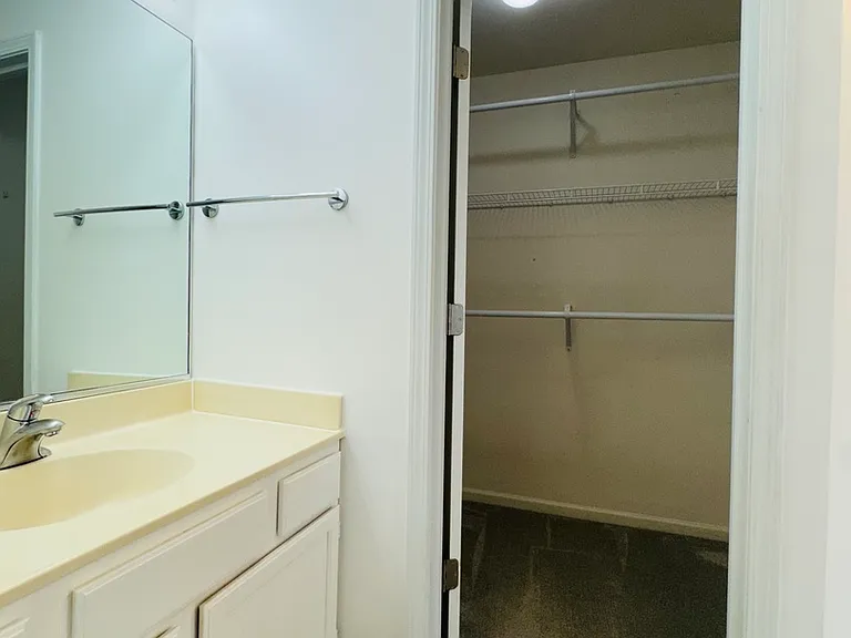 1046 Ripple Rdg — Photo 13