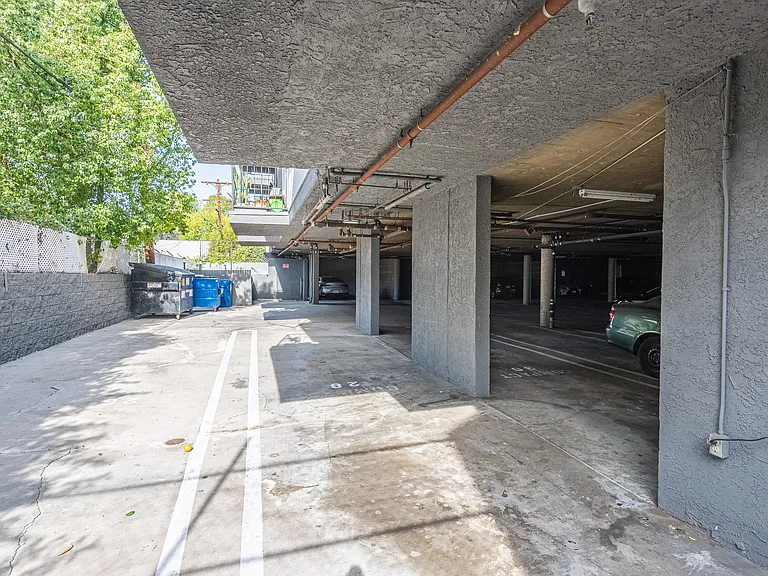 BAIRD APARTMENTS — Photo 4