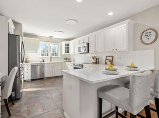 12 Silvermine Rd, Woburn, MA 01801
