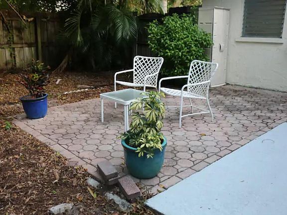5th image of 1073 47th St