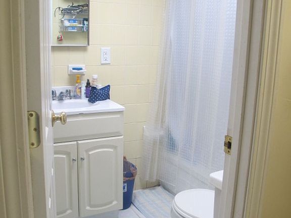 4th image of 15 Glenville Ave #B8