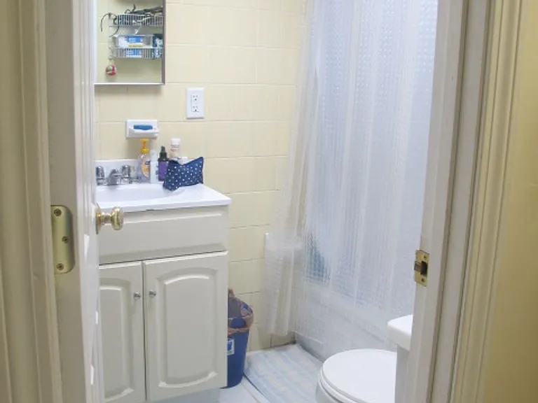 15 Glenville Ave #B8 — Photo 4
