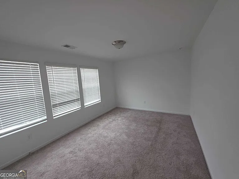 2048 Boxwood Cir — Photo 18