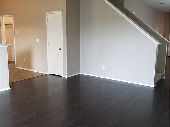 4th image of 924 Bentwood Trl