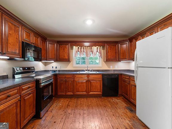 3rd image of 846 Hall Station Rd
