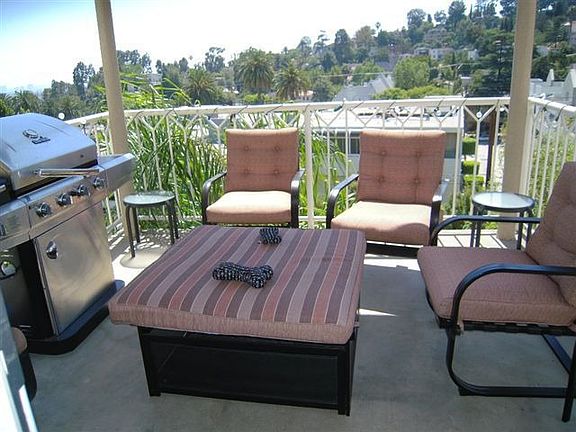 4th image of 2222 N Beachwood Dr APT 206