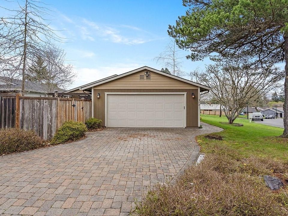 1st image of 374 NW 180th Ave