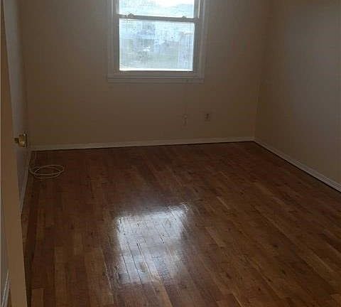 5th image of 1585 209th St