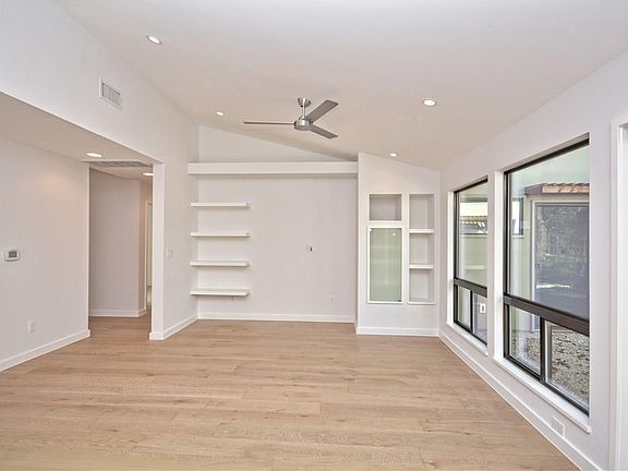 3rd image of 4618 Richmond Ave