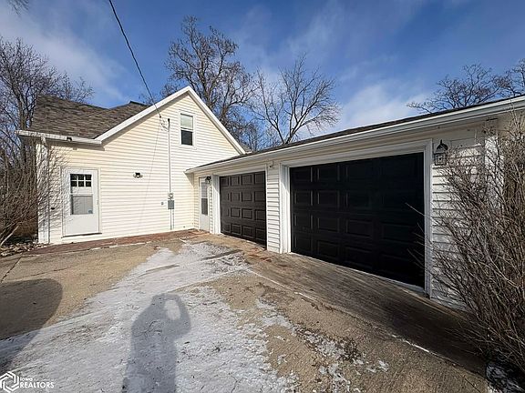 2nd image of 310 N 1st St