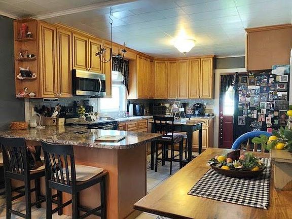 2nd image of 537 W 5th St