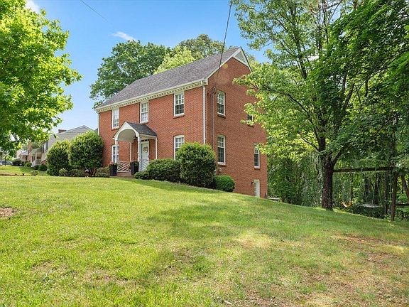 2nd image of 2716 Farmington Pl