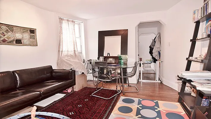 Rented by Park Property Advisors | media 8