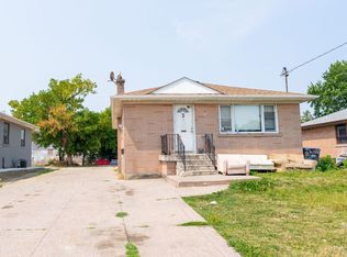 3 Studley St, Mississauga, ON L4T1H9