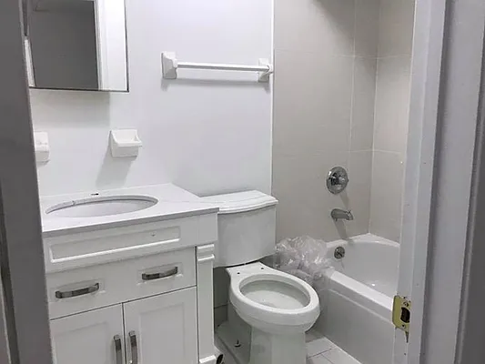 Rented by Metropolitan Brokers Inc. | media 4