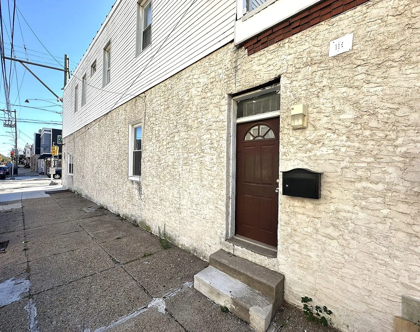Ann St E 2542 — Photo 2