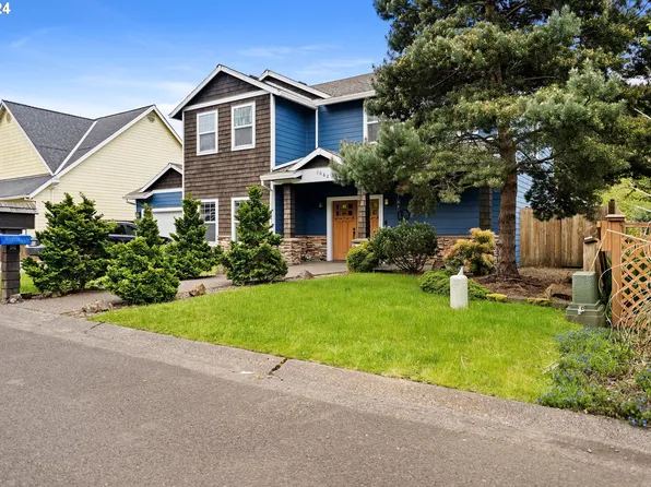 1062 Nautical Dr, Hammond, OR 97121