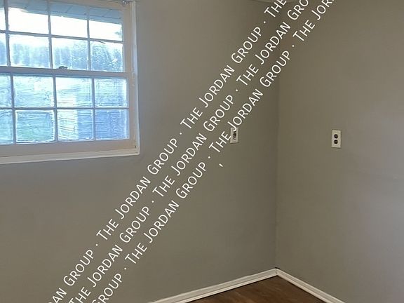 4th image of 243 Wiley St