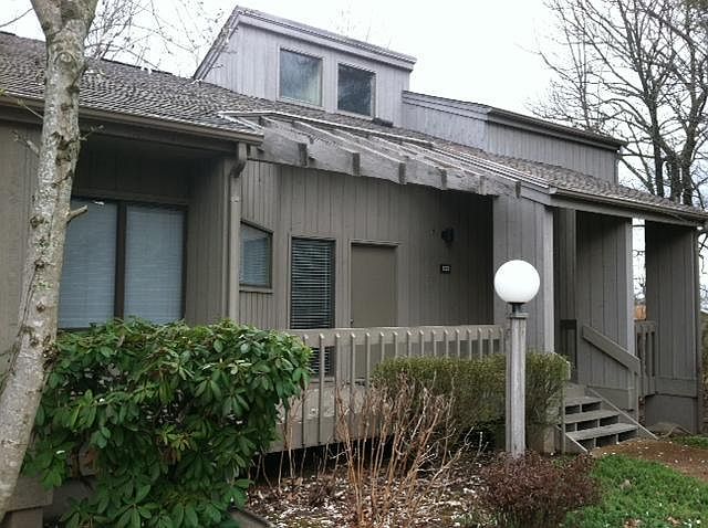 1st image of 133 Eagle Ct #133