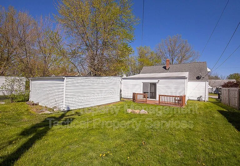 374 E 232nd St — Photo 5