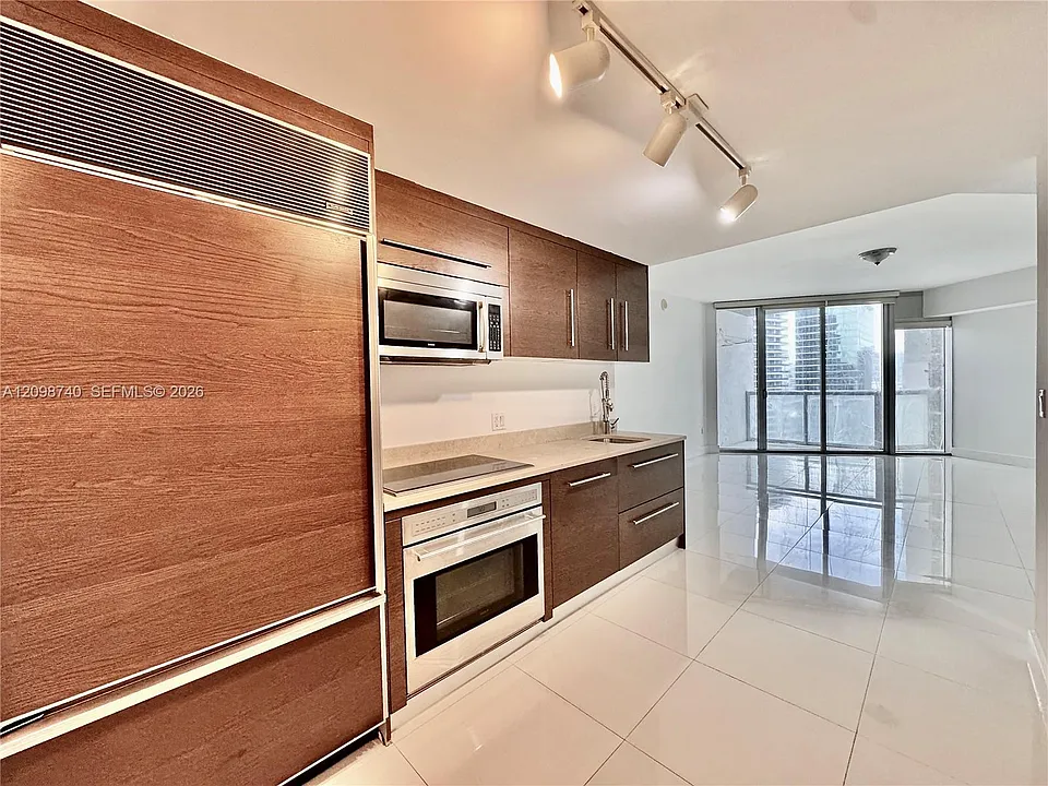 475 Brickell Ave #3808