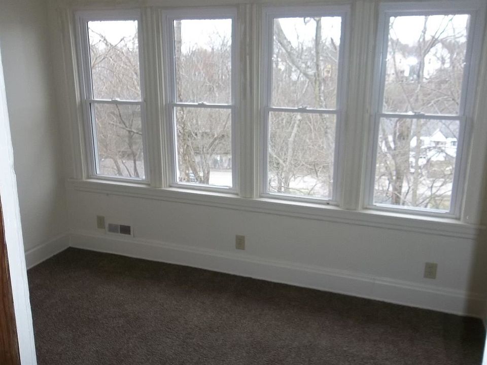 1st image of 733 Woodlawn Ave